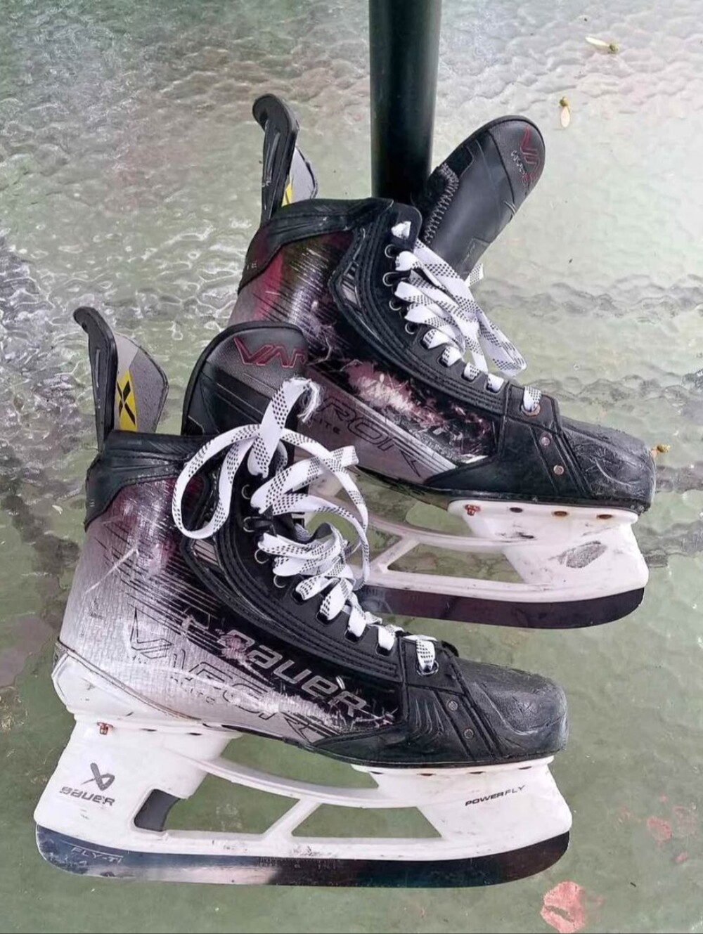 Bauer Hyperlite 2 Senior  Size 8 Fit 2